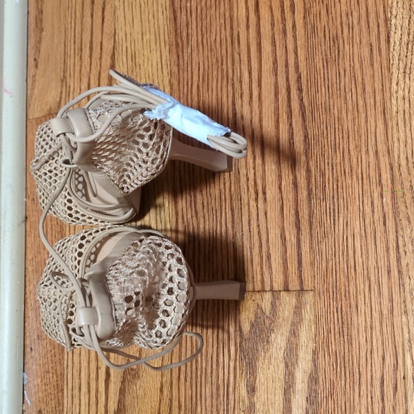 Nwot Gianni Bini Reagan Mesh 8.5 Heals NO BOX - Picture 2 of 3